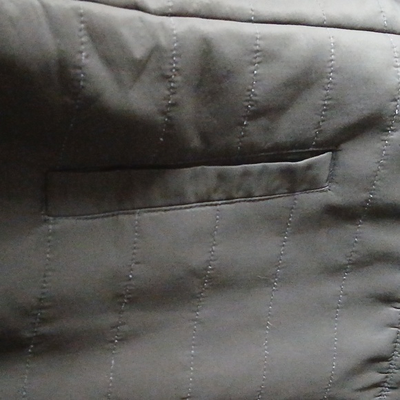 Vest - Picture 3 of 5